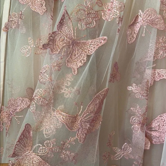 Elegant Pink Lace Gown - Picture 7 of 12